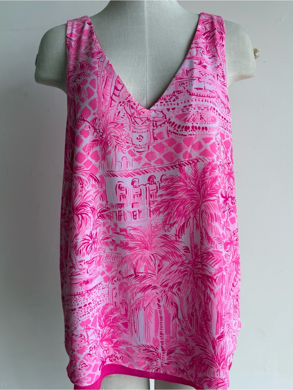 Lilly Pulitzer blouse large reversible Pink Tropical Print V-Neck Sleeveless